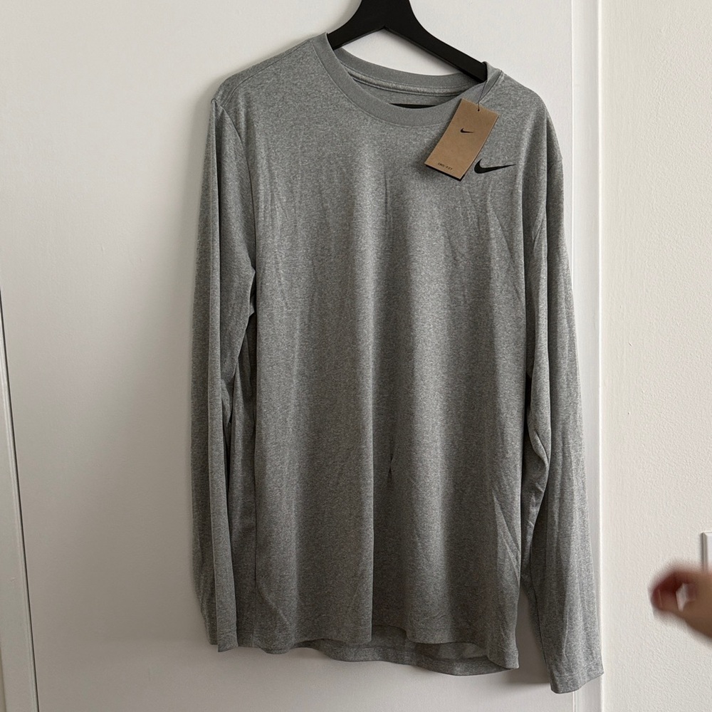 Nike Men's Heather Gray Long Sleeve Tee